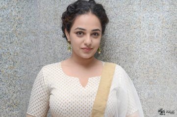 Nithya-Menen-At-100-Days-of-Love-Movie-Release-Date-Press-Meet